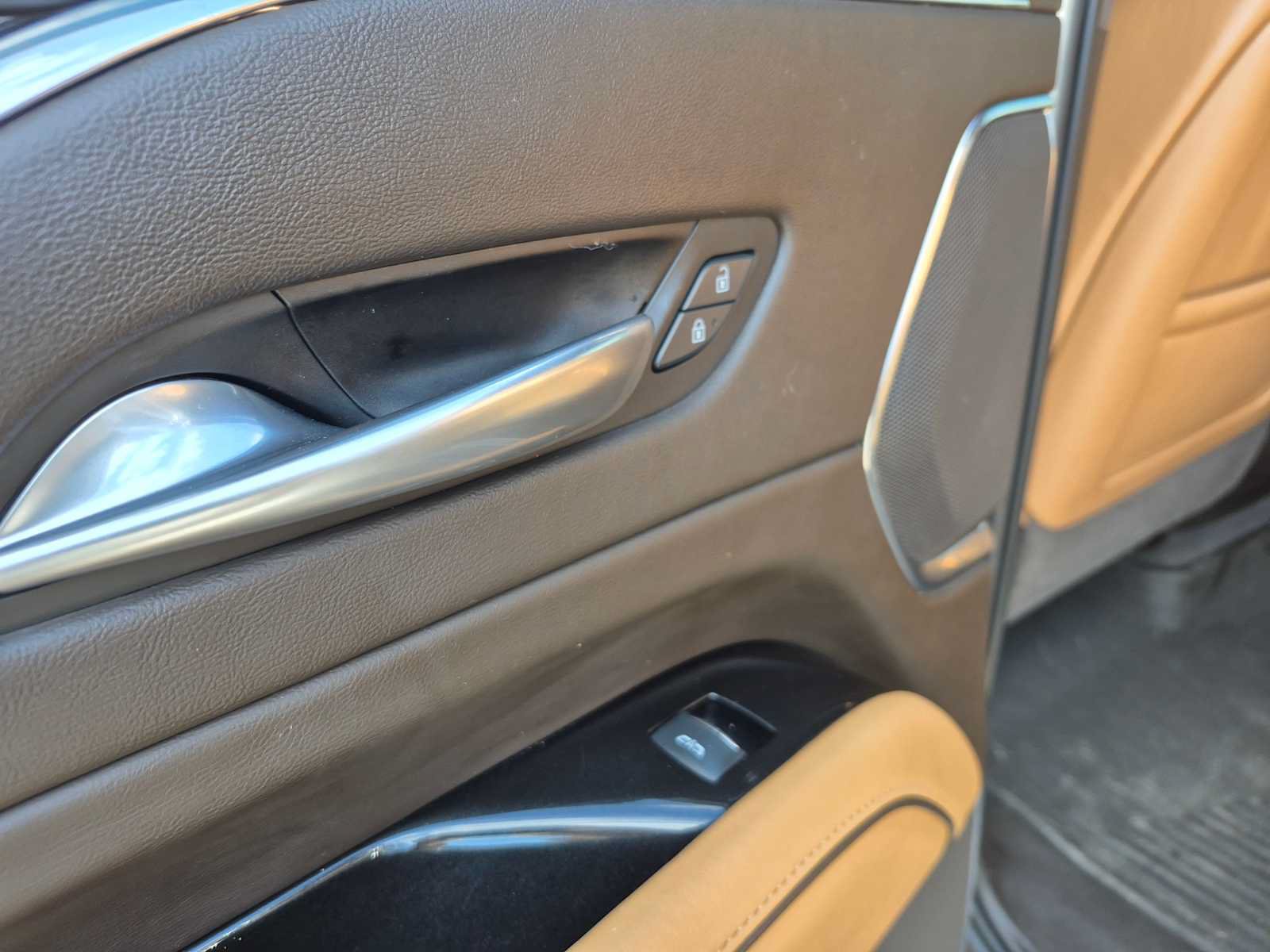 Used 2021 Cadillac Escalade ESV Premium Luxury w/ Driver Assist Tech Package AWD/4WD image 34