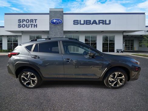 Used 2025 Subaru Crosstrek 2.0i Premium image 2