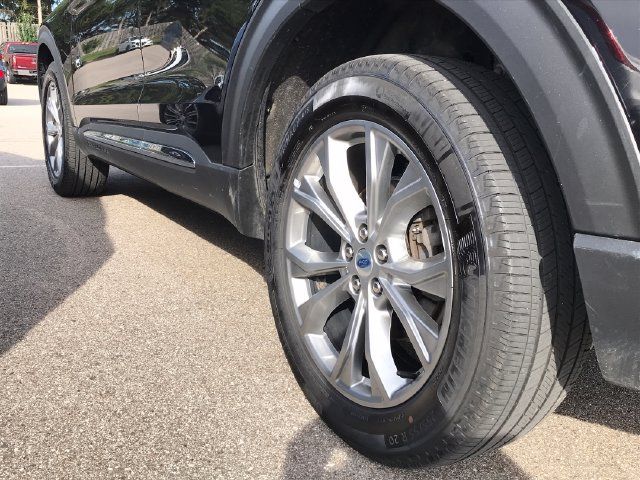 Used 2023 Ford Explorer Limited AWD/4WD image 12