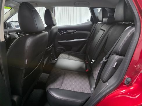 Used 2021 Nissan Rogue Sport SV w/ Technology Package AWD/4WD image 10