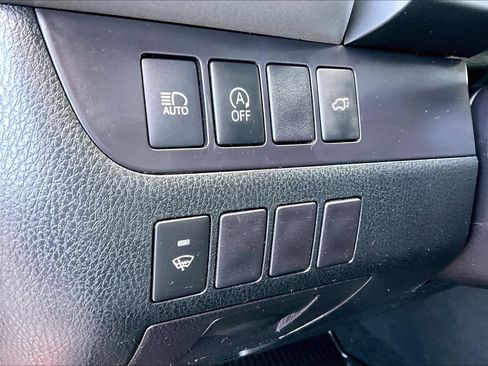 Used 2019 Toyota Highlander SE w/ Nightshade Edition AWD/4WD image 33