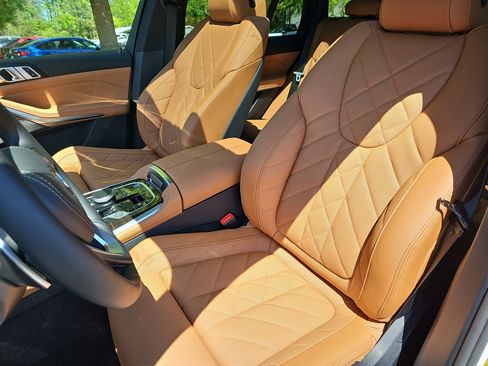 New 2026 BMW X5 xDrive40i AWD/4WD image 17