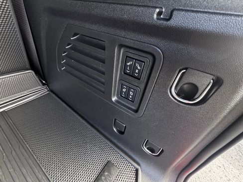 Used 2025 Buick Enclave Avenir w/ Super Cruise Package image 10