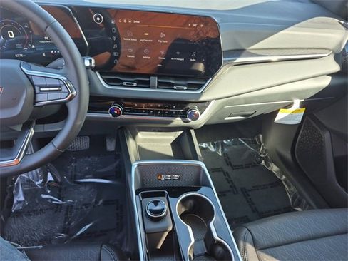 Used 2026 Chevrolet Equinox LT w/ Convenience Package II image 15