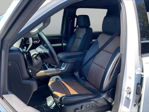 Used 2025 Chevrolet Silverado 2500 High Country w/ High Country Premium Package AWD/4WD image 24