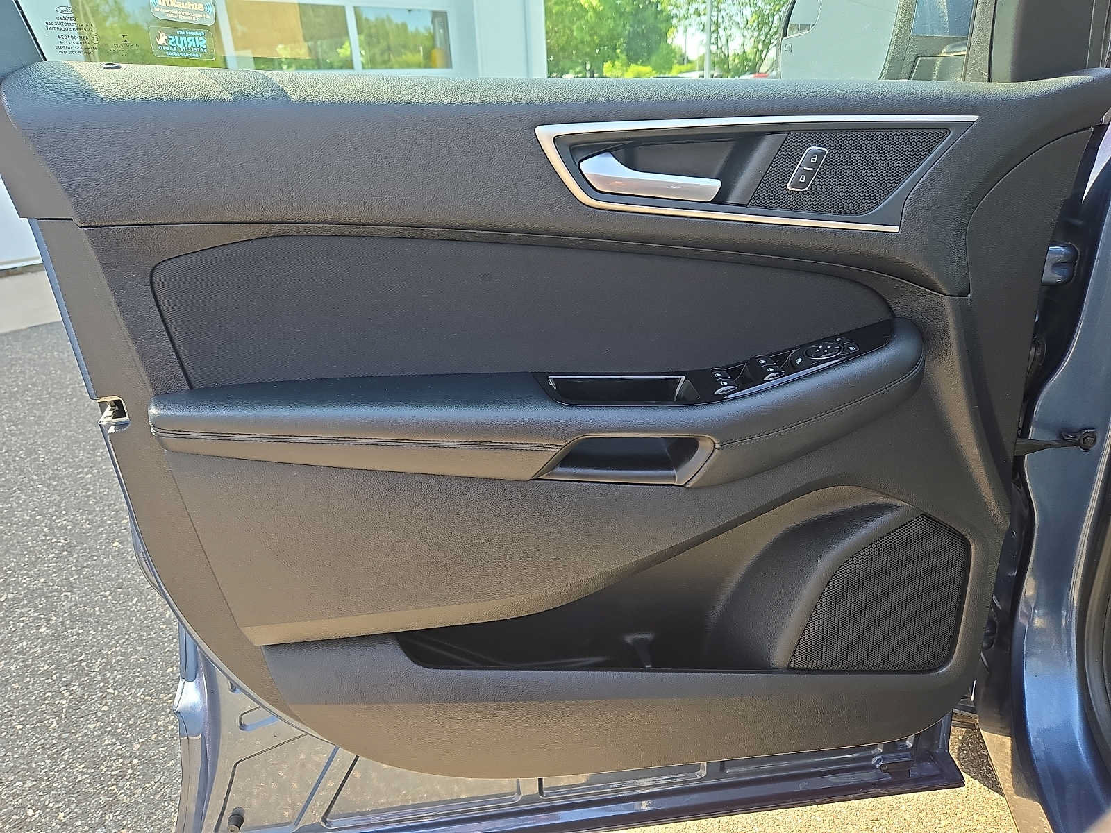 Used 2018 Ford Edge SEL FWD image 12