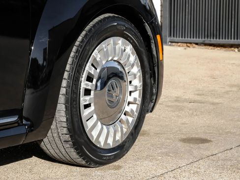 Used 2014 Volkswagen Beetle 1.8T image 38