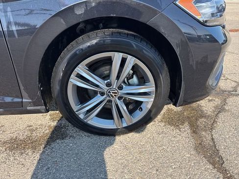 Used 2024 Volkswagen Jetta SE FWD image 14