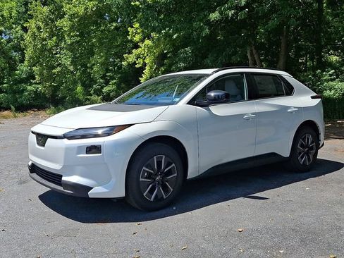 New 2026 Subaru Solterra AWD/4WD image 3