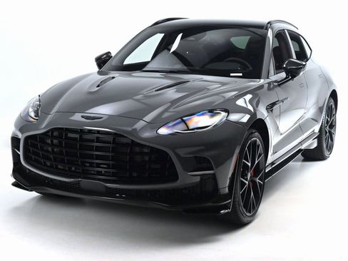 Used 2025 Aston Martin DBX 707 image 1