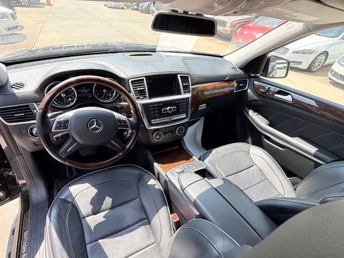 Used 2014 Mercedes-Benz GL 550 4MATIC image 44