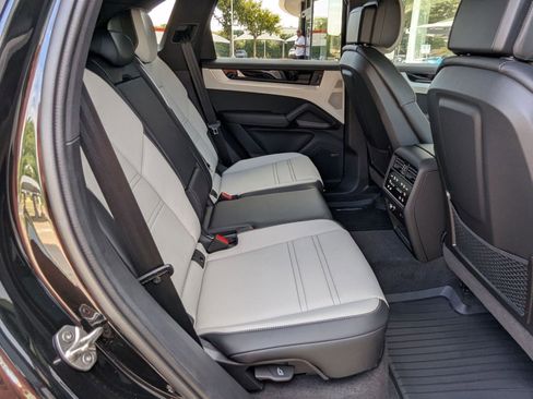 New 2026 Porsche Cayenne S image 24