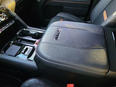 Used 2025 GMC Sierra 2500 AT4 w/ AT4 Premium Plus Package image 25