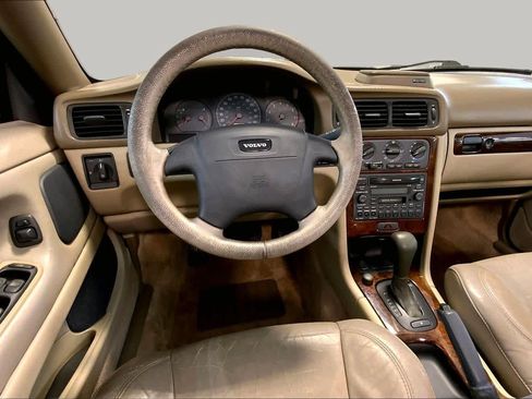 Used 1999 Volvo C70 LT FWD image 5