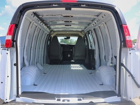 New 2025 GMC Savana 2500 Extended w/ Driver Convenience Package image 9