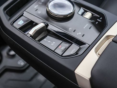 Used 2025 BMW iX xDrive50 w/ Premium Package AWD/4WD image 16