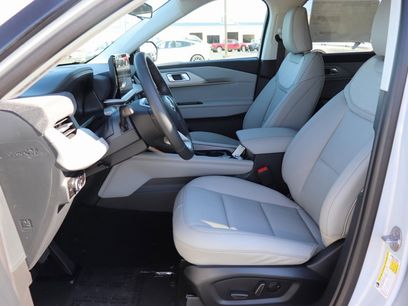 New 2026 Ford Explorer Active w/ Active Comfort Package