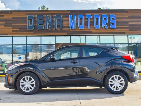 Used 2021 Toyota C-HR LE image 8
