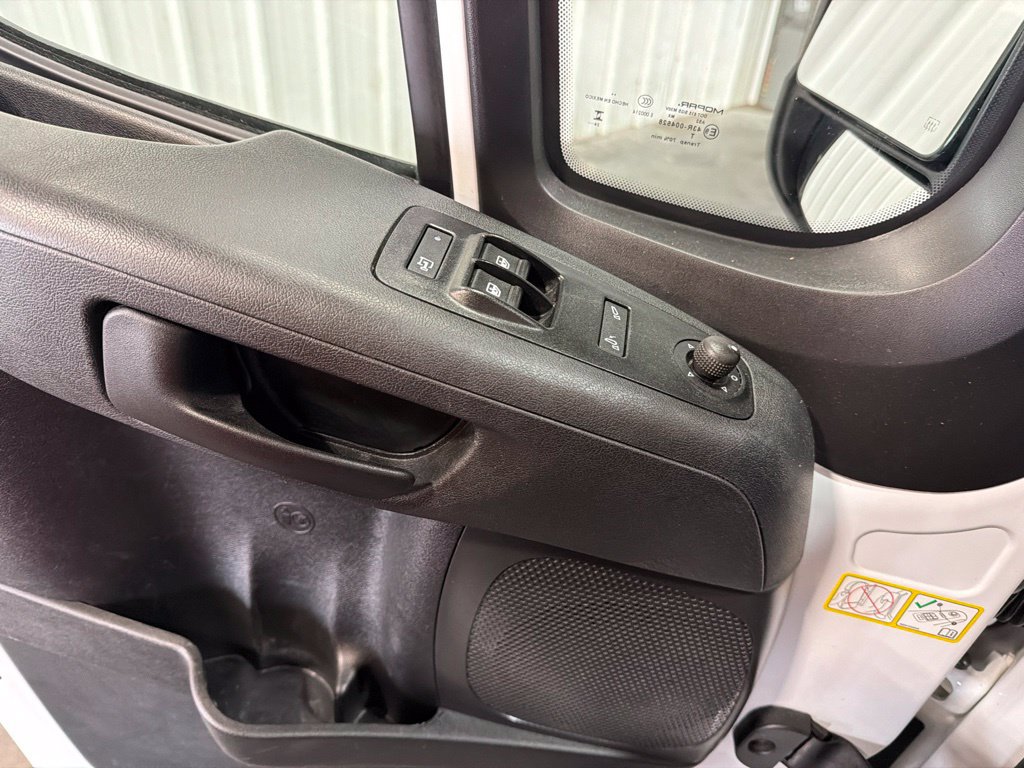 Used 2025 RAM ProMaster 2500 w/ Convenience Group FWD image 9