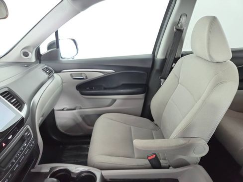 Used 2017 Honda Pilot EX image 16