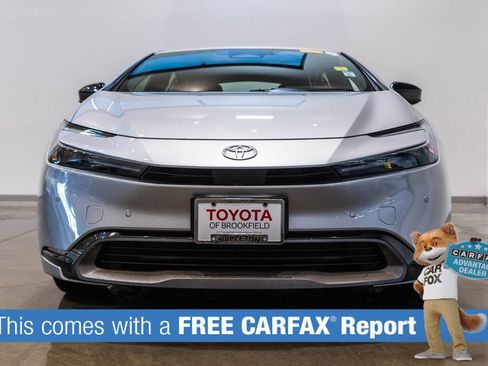 Certified 2025 Toyota Prius XLE FWD image 2