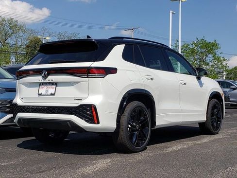 New 2026 Volkswagen Tiguan SE R-Line AWD/4WD image 3