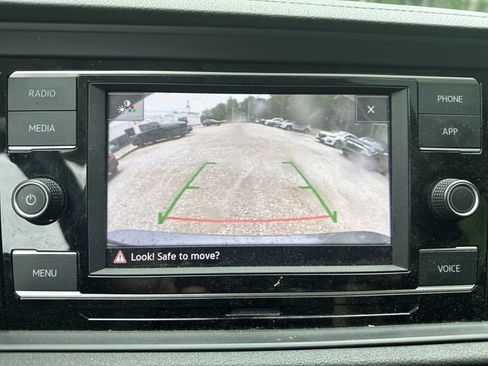 Used 2023 Volkswagen Jetta SE FWD image 17