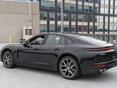 New 2026 Porsche Panamera 4 image 3