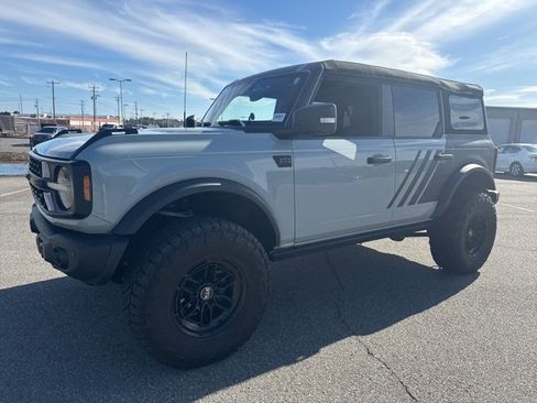 Used 2023 Ford Bronco Badlands image 8