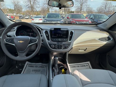 Used 2019 Chevrolet Malibu LT w/ Driver Confidence Package image 12