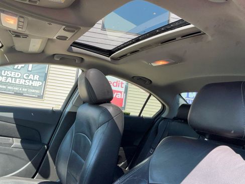 Used 2015 Chevrolet Cruze LT FWD image 18