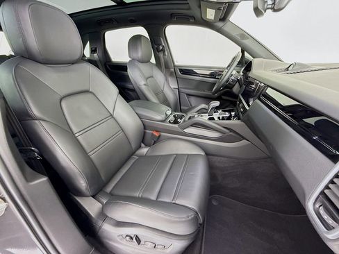Certified 2023 Porsche Cayenne AWD/4WD image 30