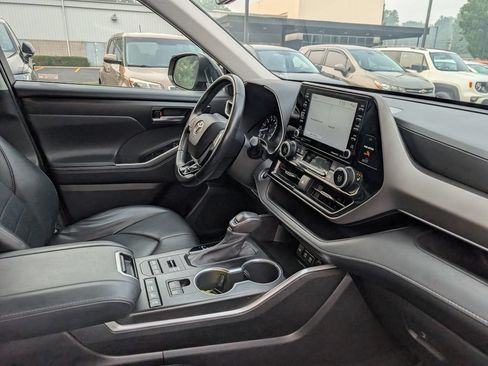 Used 2023 Volkswagen Taos SEL AWD/4WD image 8