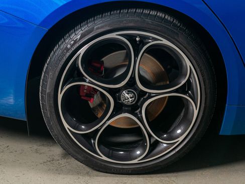 Used 2022 Alfa Romeo Giulia Veloce image 23