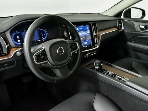 Certified 2025 Volvo V60 B5 Cross Country Plus image 6