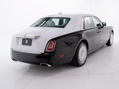 Certified 2026 Rolls-Royce Phantom Sedan RWD image 5