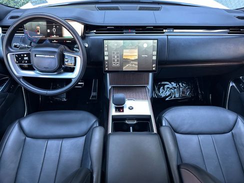 Used 2025 Land Rover Range Rover SE image 15