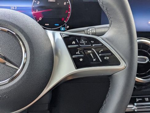 New 2025 Mercedes-Benz GLB 250 image 28