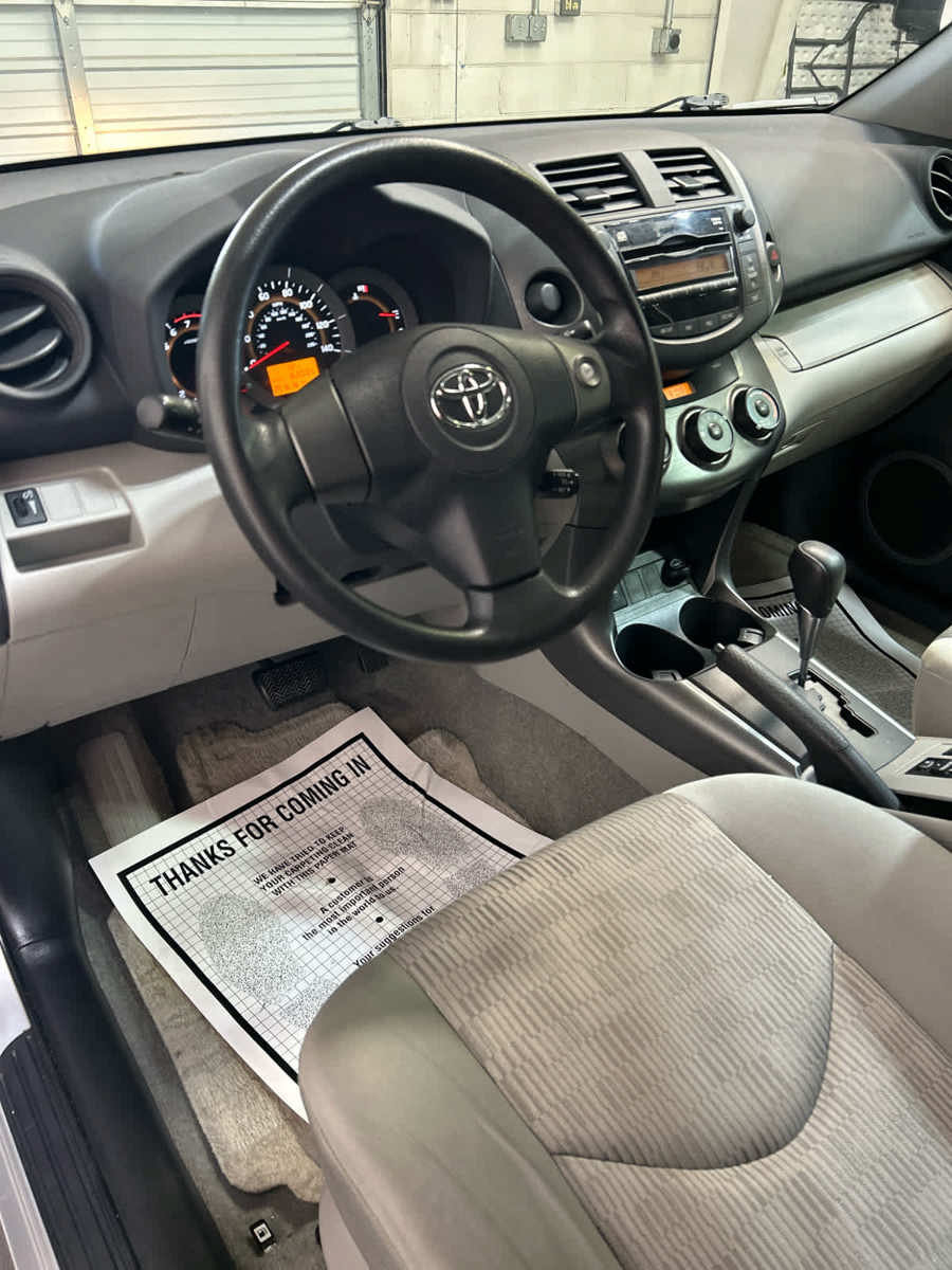 Used 2010 Toyota RAV4 2WD w/ Base L4 Extra Value Pkg image 9