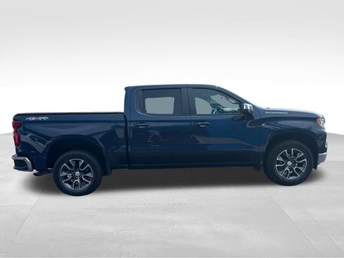 Used 2023 Chevrolet Silverado 1500 LT AWD/4WD image 14