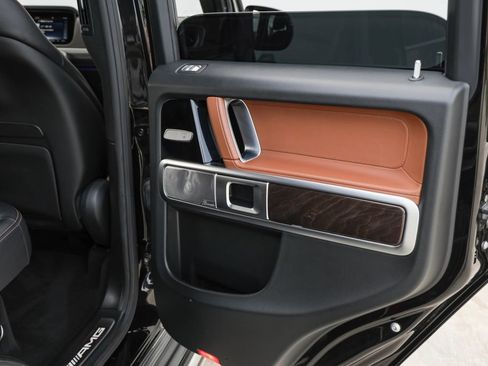 Used 2021 Mercedes-Benz G 63 AMG 4MATIC w/ G Manufaktur Interior Package image 25