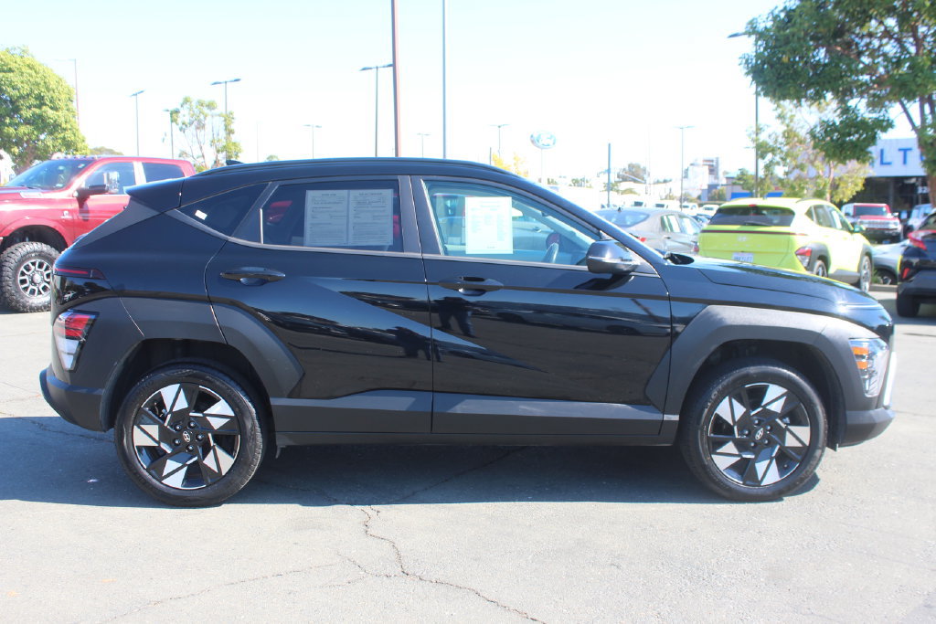 Used 2025 Hyundai Kona SEL AWD/4WD image 6