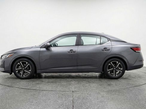 Used 2025 Nissan Sentra SV image 5