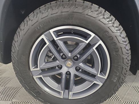 Used 2025 Rivian R1T Adventure image 12