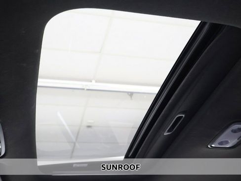 Used 2023 Kia Forte GT-Line w/ GT-Line Premium Package FWD image 4