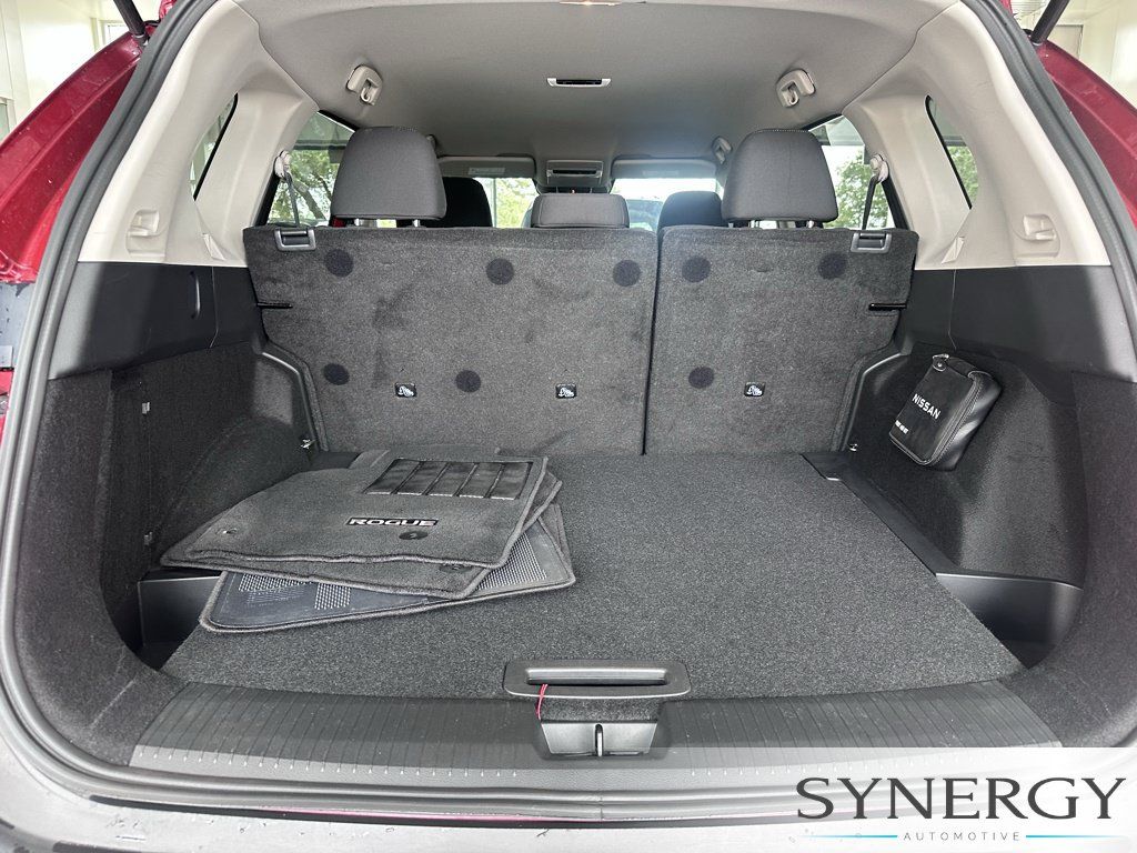 Used 2023 Nissan Rogue S FWD image 9