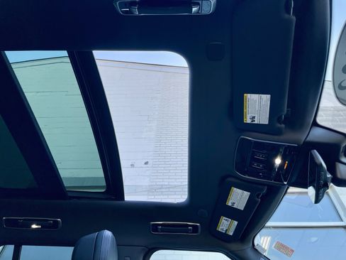 Used 2023 Land Rover Range Rover SE image 17