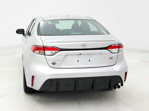 Used 2023 Toyota Corolla SE FWD image 4
