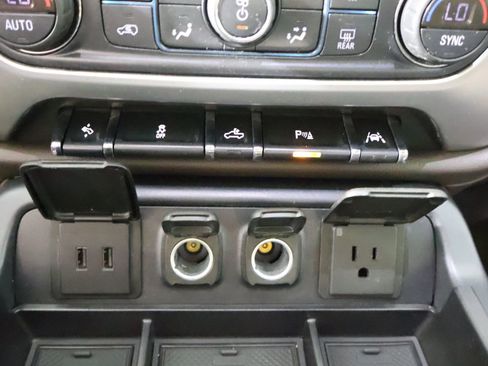 Used 2018 GMC Sierra 1500 SLT w/ Enhanced Driver Alert Package image 29