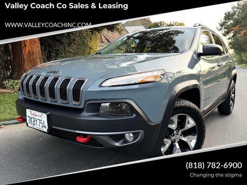 Used 2015 Jeep Cherokee Trailhawk w/ Comfort/Convenience Group image 1